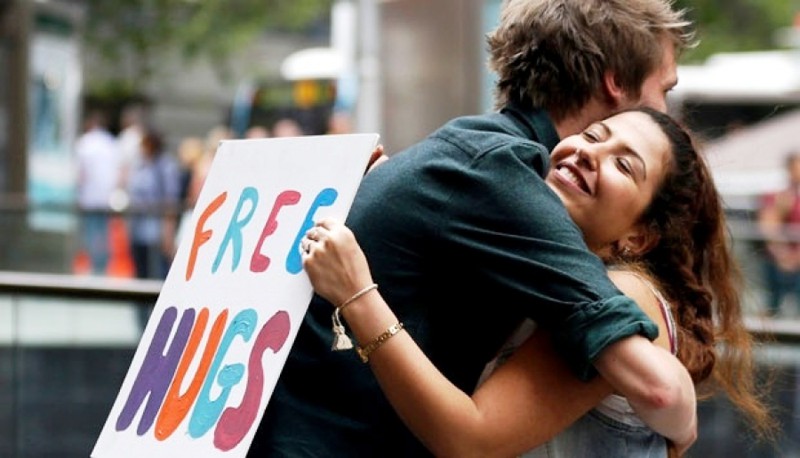 Need a hug? - International hug day celebrated in Tbilisi today ...
