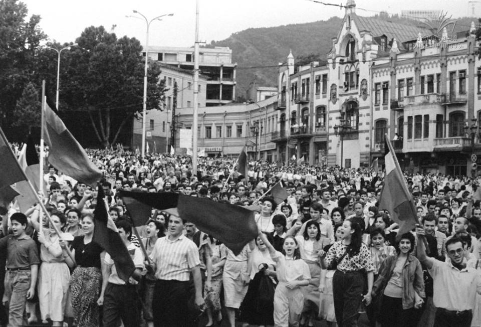 Грузия после ссср. Демонстрация в Тбилиси 1989. Тбилиси 1990 год. Тбилиси 1930е годы. Восстание в Тбилиси 1956.