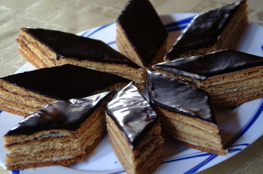 style Bird's Milk Tender layer cake