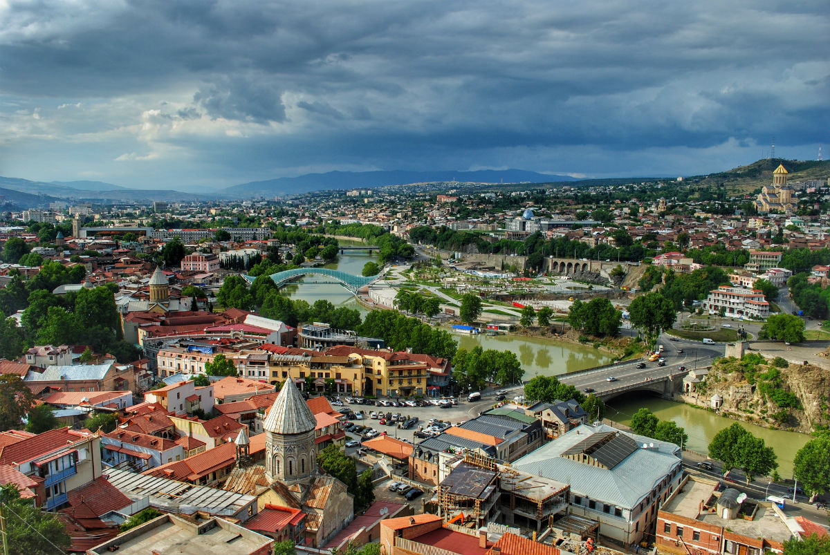 How to rent an apartment for long and short term stays in