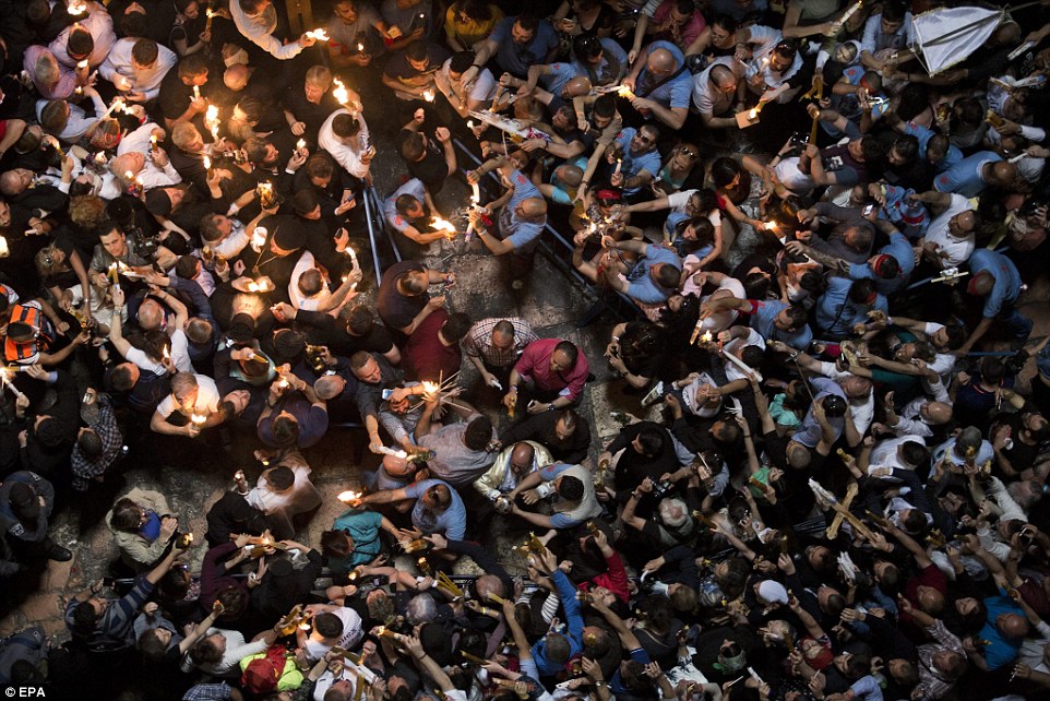 Stunning Holy Fire Ritual at the Tomb of Jesus in Jerusalem ...