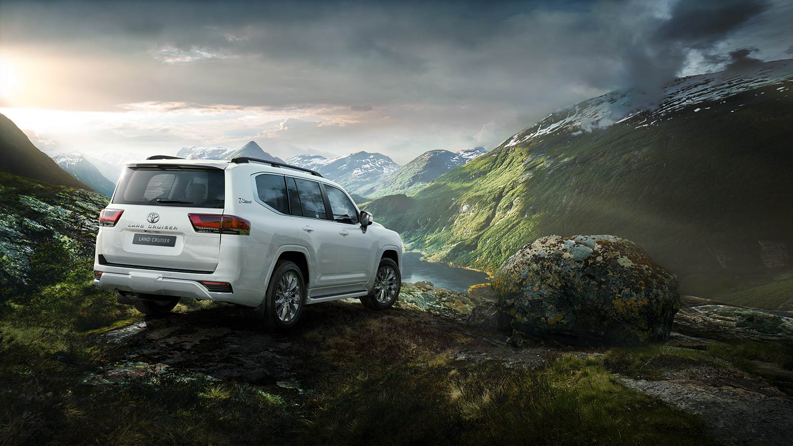 Toyota Indroduces All-New Toyota Land Cruiser (300 Series ...